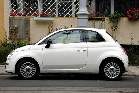 fiat 500 weißer Fiat 500 – Beispiel für Gebrauchtwagenankauf Friesoythe